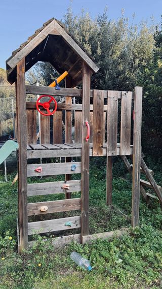 Parque infantil madera y plástico