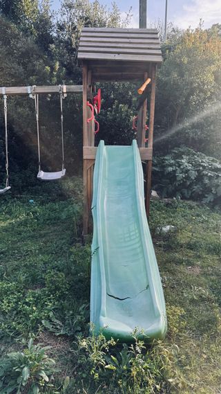 Parque infantil madera y plástico