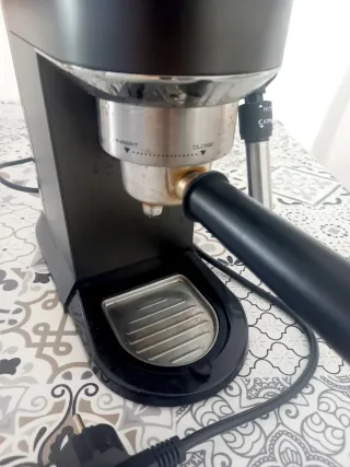 Cafetera De'Longhi Dedica Style Express Automática