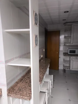 Cocina de Roble Blanca-gris.