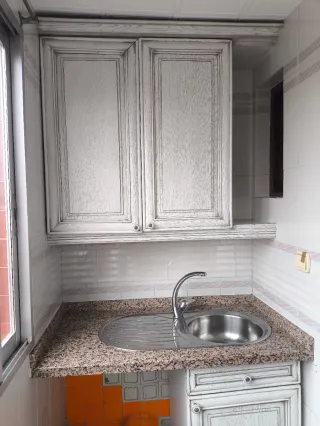 Cocina de Roble Blanca-gris.