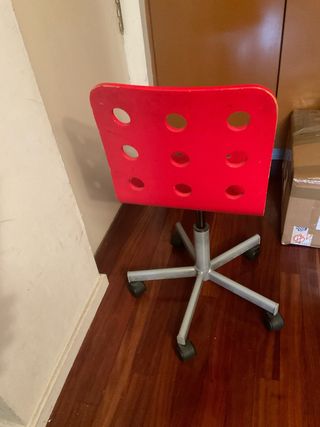 SOLO HOY- Silla de escritorio IKEA roja