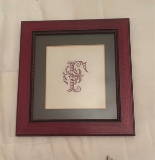 Cuadro Punto de Cruz Letra F