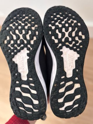 Zapatillas Nike Revolution Mujer Negro/Dorado