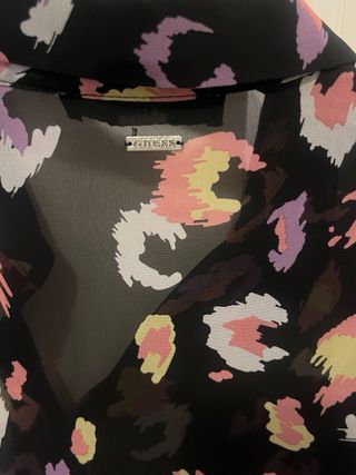 Blusa Guess Estampada Transparente