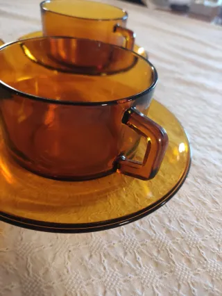 Juego 5 tazones de Vidrio Ámbar y sus platillos