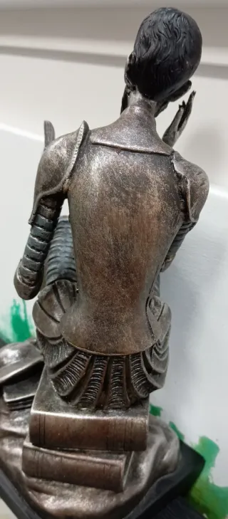 Figura Don Quijote Leyendo