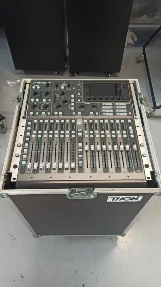 Noleggio mixer Behringer X32 Producer