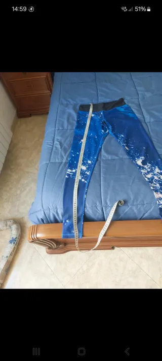 Leggings sportivi blu e bianchi