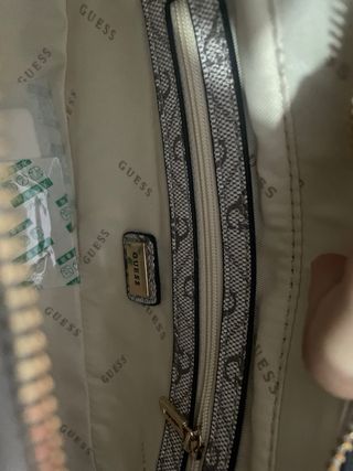 Bolso Guess Monogram Beige y Marrón