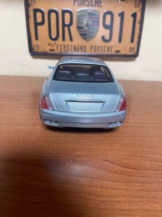Maserati Quattroporte 1:18 Plata