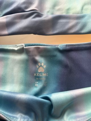 Conjunto deportivo Kelme top y mallas