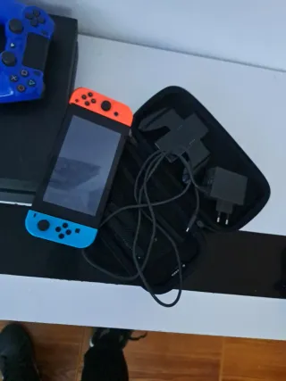 Lote Consolas PS4, Switch y Accesorios