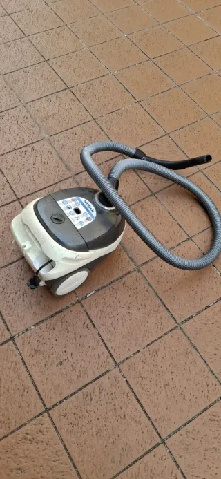 Aspiradora Nilfisk One Prime