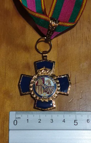 Antigua Cruz Medalla Corbata cnp