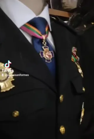 Antigua Cruz Medalla Corbata cnp