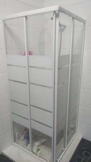Mampara de ducha cristal y metal. Regalo mampara.