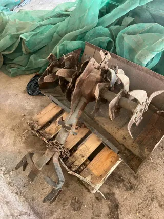 Tractor Pasquali 956 603,se vende con los aperos.