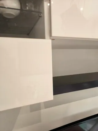 Mueble modular blanco y madera