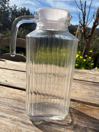 Jarra de cristal para agua o zumos
