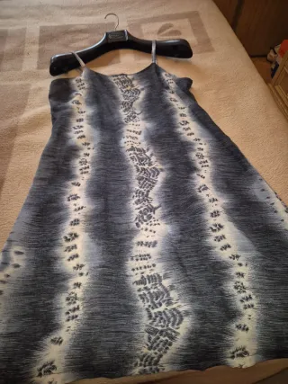 Vestido de tirantes con estampado