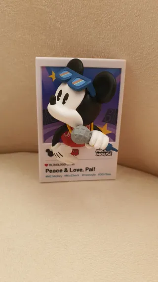 Caja sorpresa figura Mickey Miniso cantante