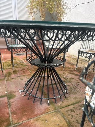Mesa y 8 sillas de jardín cristal y hierro pesadas