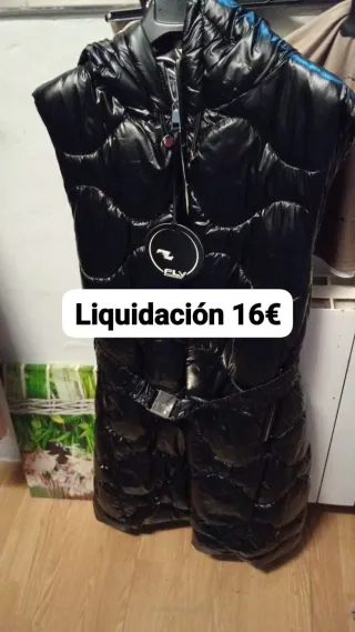 Chaqueta marrón con cremallera