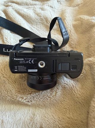 Cámara Lumix Panasonic DC-G100D