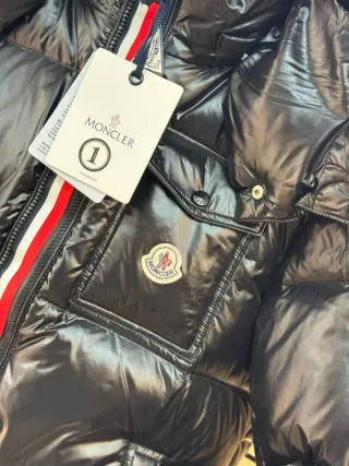 Chaquetón Moncler Epico Negro en Tallas M y L.