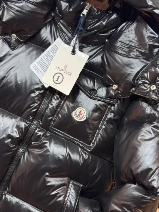 Chaquetón Moncler Epico Negro en Tallas M y L.