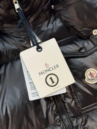Chaquetón Moncler Epico Negro en Tallas M y L.