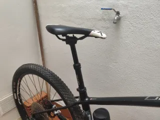 Berria Bravo Carbono MTB