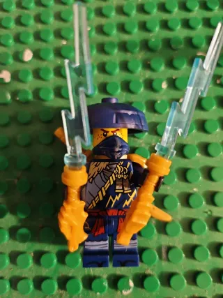 Figura Lego Ninjago con accessori non ufficiale