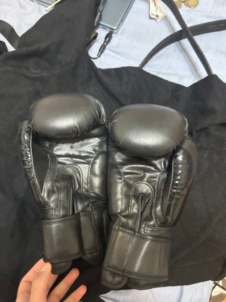 Guantes de boxeo negros