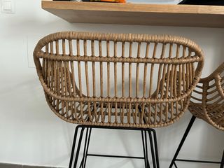Taburetes altos ratán y metal