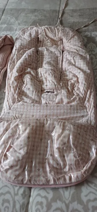 Saco para carrito bebé rosa de pasito a pasito.