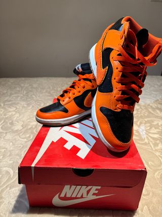 Zapatillas Nike Dunk High Naranja y Negro