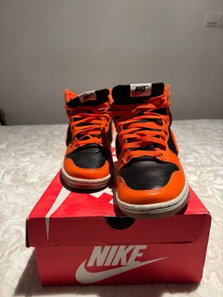 Zapatillas Nike Dunk High Naranja y Negro