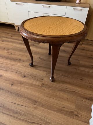 Mesa redonda de madera para restaurar