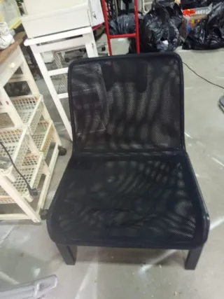 Silla negra de malla