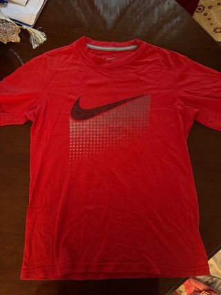 Camiseta Nike Talla 10-12 Años Roja