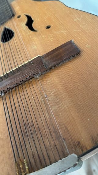 Bandurria Guitarra para reparar Casa Pairamoni