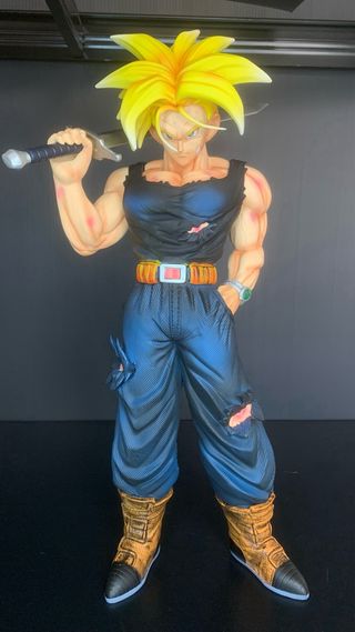 Figura Trunks Futuro Dragon Ball Z con espada