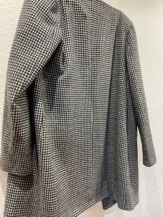 Abrigo cuadros Zara