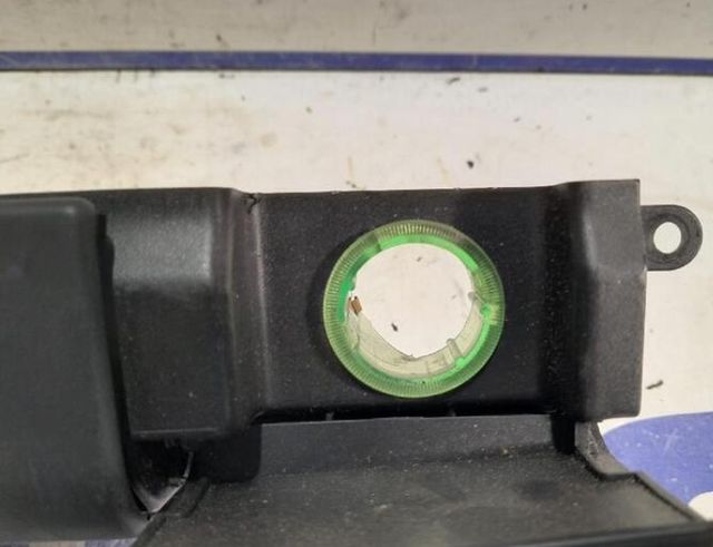 Cenicero fkb500012 land rover discovery 100915