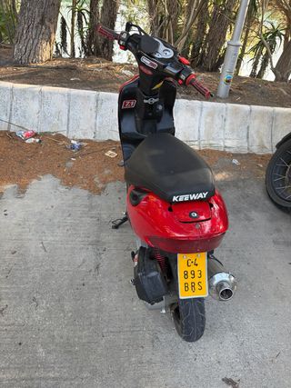 Keeway 49cc Scooter  Roja/Negra
