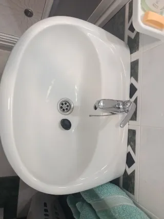 Lavabo de baño de cerámica blanco