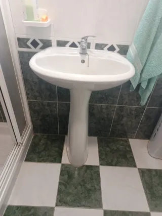 Lavabo de baño de cerámica blanco