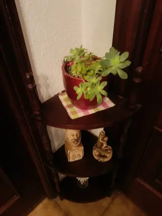 Angolo in legno vintage